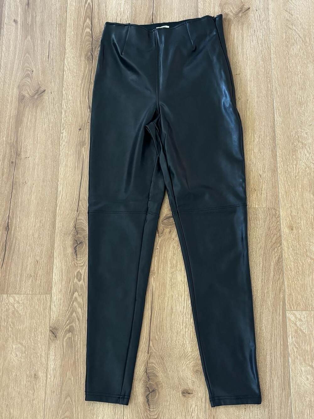 Abercrombie & Fitch Women's Black Vegan Leather High-Rise Leggings Size Medium